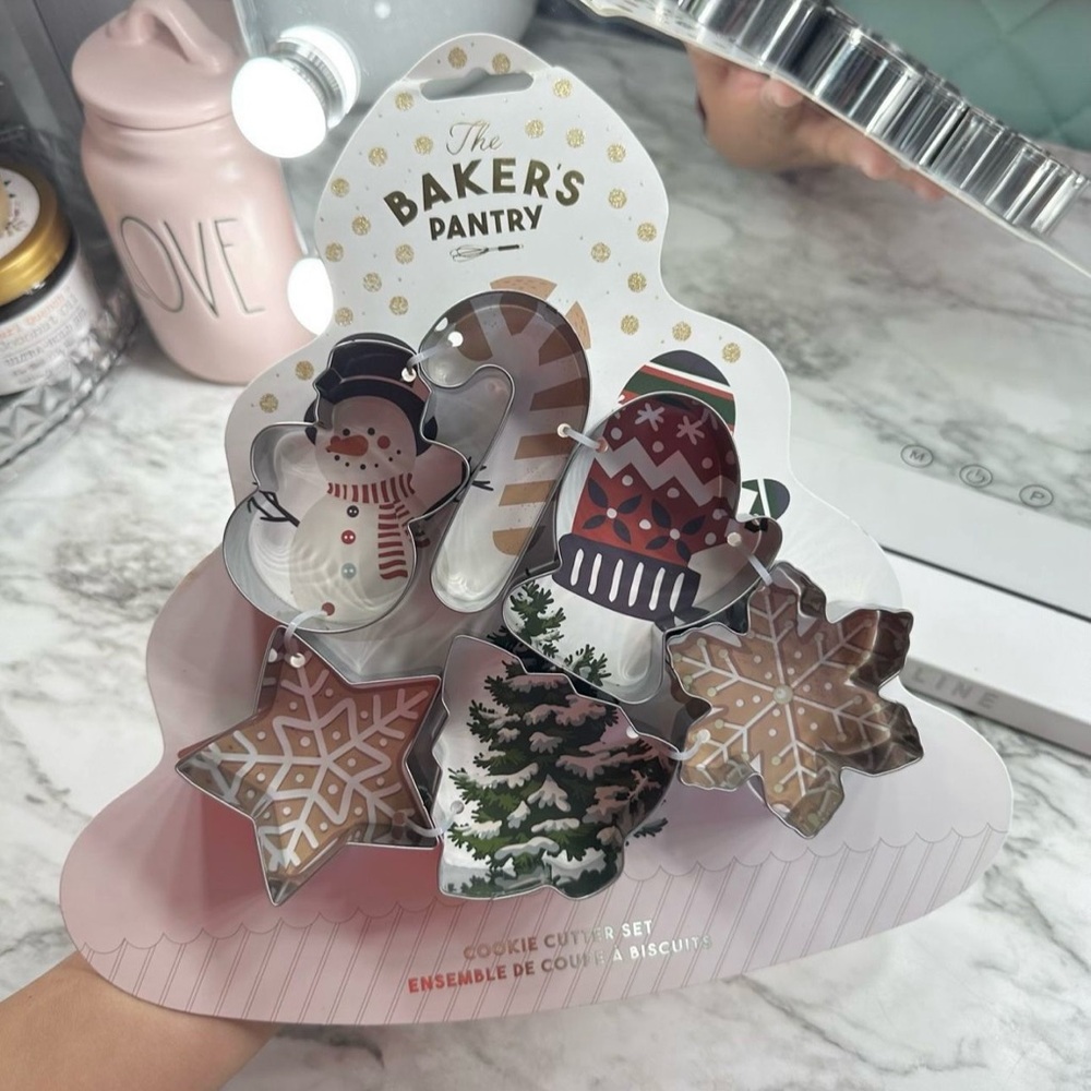The Bakers Pantry 6 Christmas Cookie Cutters